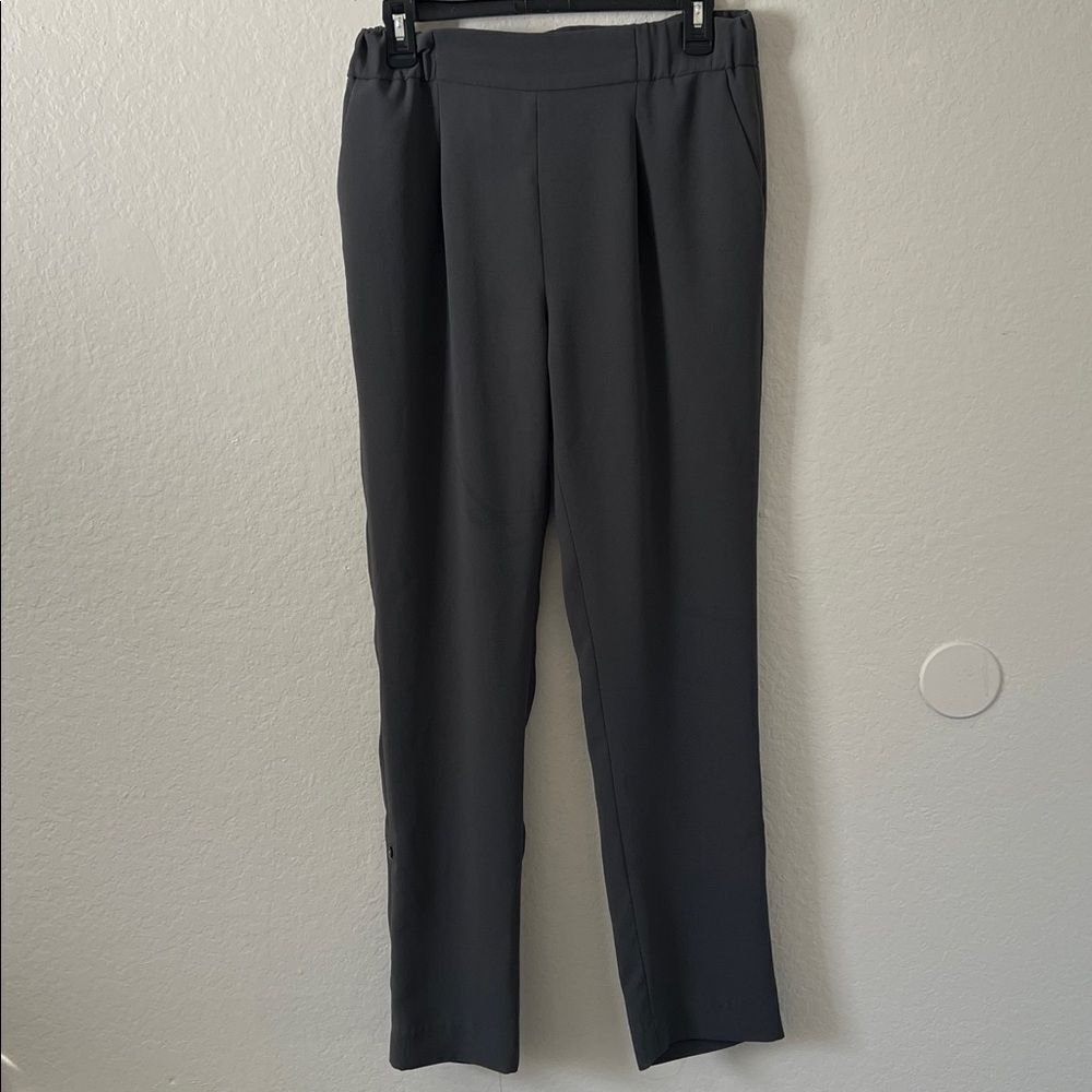 Of Mercer Dark Gray Elastic Waist Pull On Pants in Size 6
